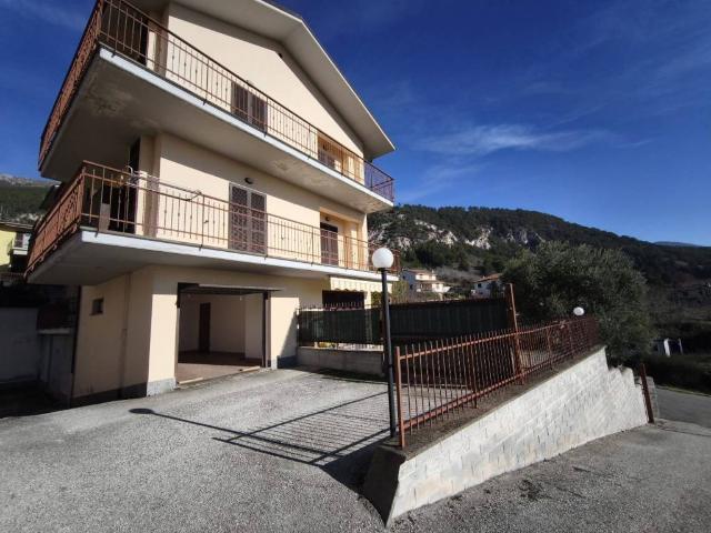 Appartamento in vendita a Pizzoli, Abruzzo