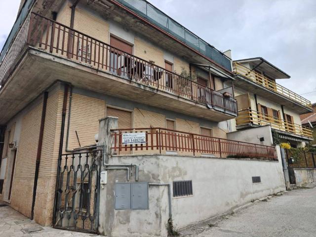 Appartamento in vendita a Pizzoli, Abruzzo