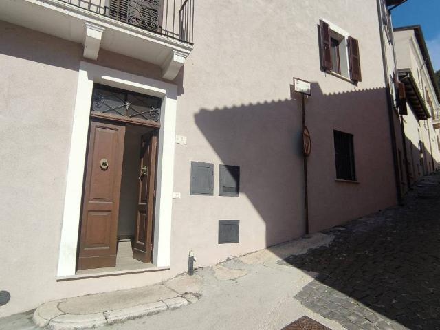 Appartamento in vendita a Pizzoli, Abruzzo