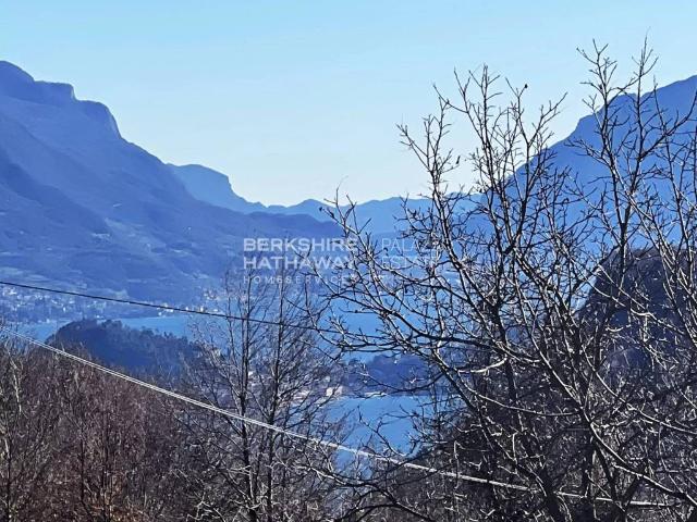 Appartamento in vendita a Plesio, Lombardia