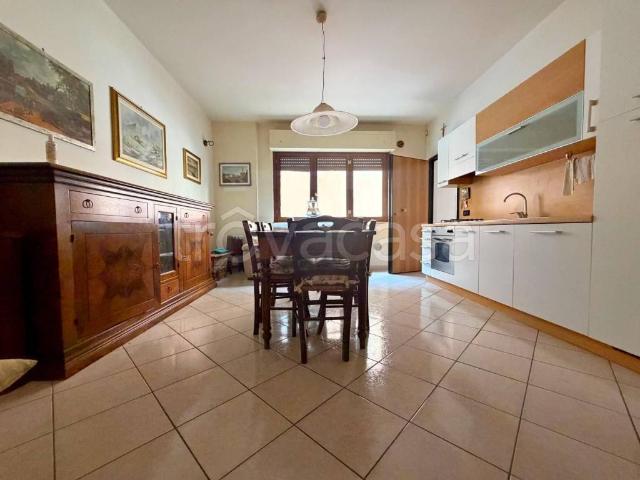 Appartamento in vendita a Lecchi, Toscana