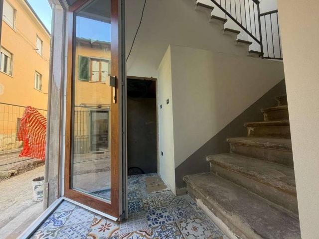 Appartamento in vendita a Lecchi, Toscana