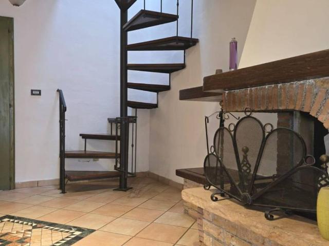 Appartamento in vendita a Lecchi, Toscana