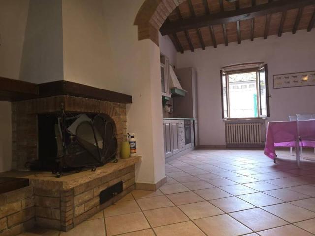 Appartamento in vendita a Lecchi, Toscana