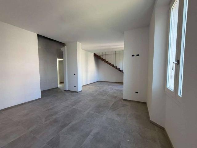 Appartamento in vendita a Lecchi, Toscana