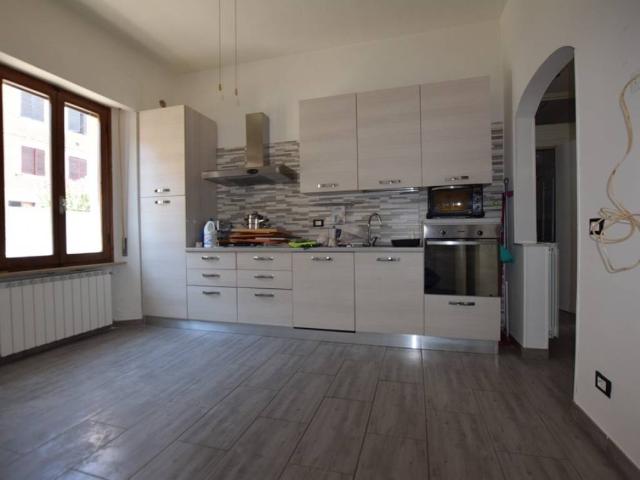 Appartamento in vendita a Lecchi, Toscana