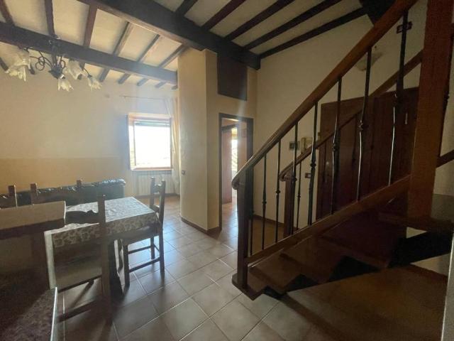 Appartamento in vendita a Lecchi, Toscana