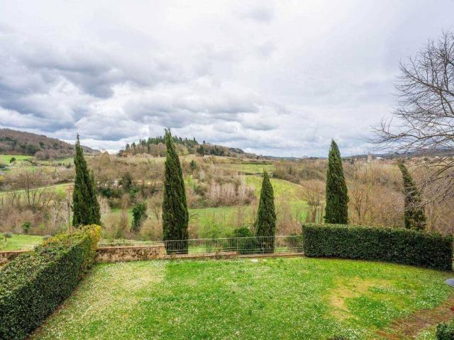 Appartamento in vendita a Lecchi, Toscana