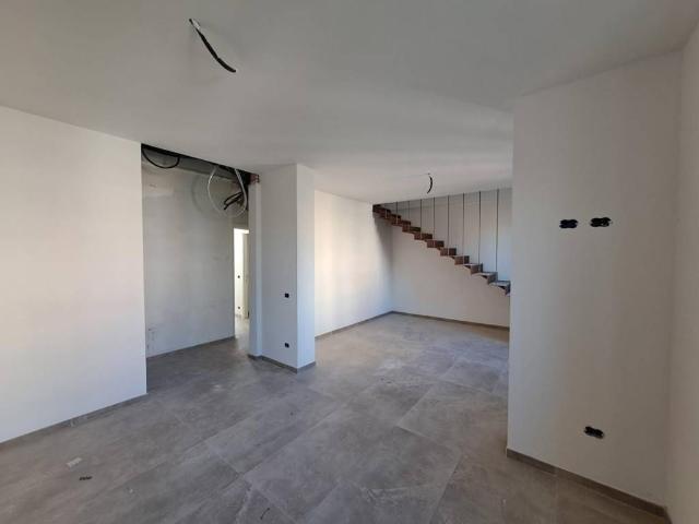 Appartamento in vendita a Lecchi, Toscana