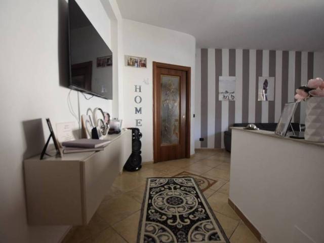 Appartamento in vendita a Lecchi, Toscana