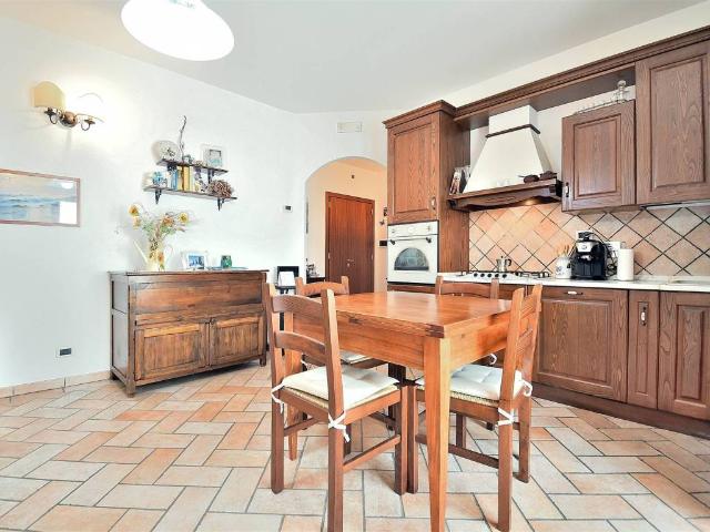 Appartamento in vendita a Lecchi, Toscana