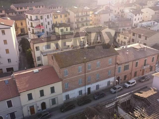 Appartamento in vendita a Lecchi, Toscana