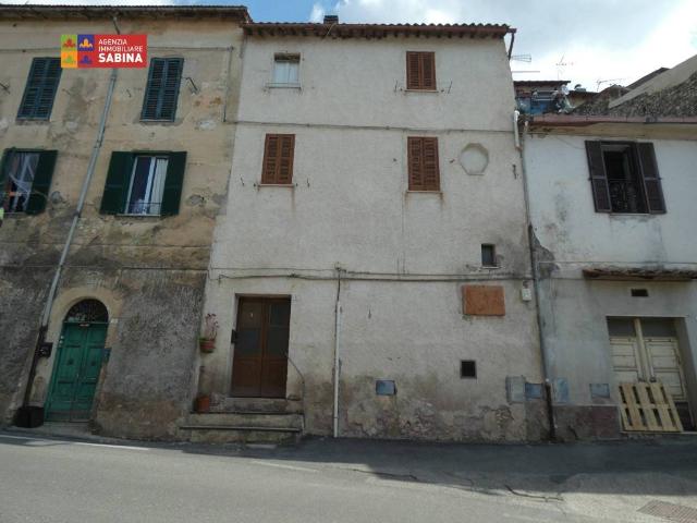 Appartamento in vendita a Poggio Catino, Lazio