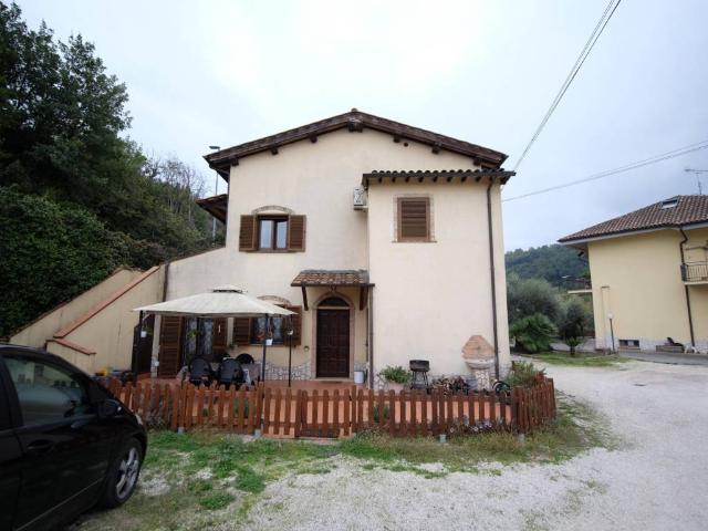 Appartamento in vendita a Borgo S.Antonio, Poggio Mirteto