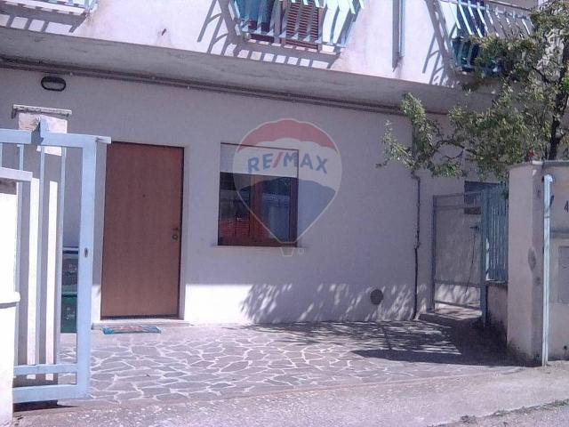 Appartamento in vendita a Poggio Picenze, Abruzzo