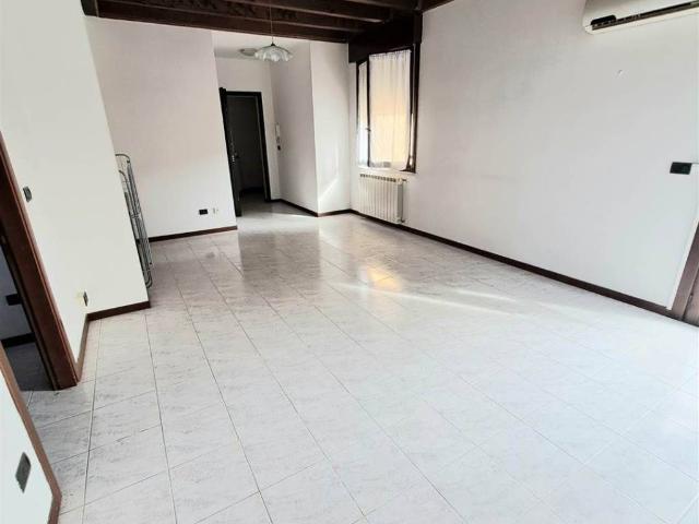 Appartamento in vendita a Poggio Rusco, Mantova