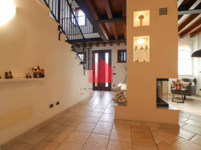 Villa Indipendente in vendita a Poggio Rusco, Lombardia
