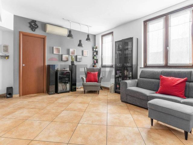 Appartamento in vendita a Pogliano Milanese, Lombardia
