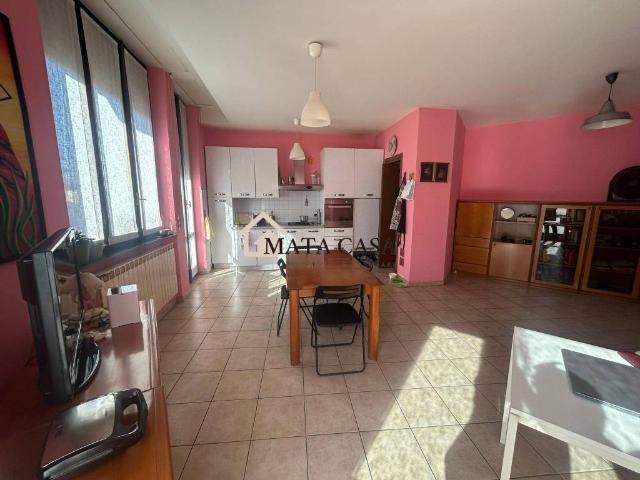 Appartamento in vendita a Pogliano Milanese, Lombardia