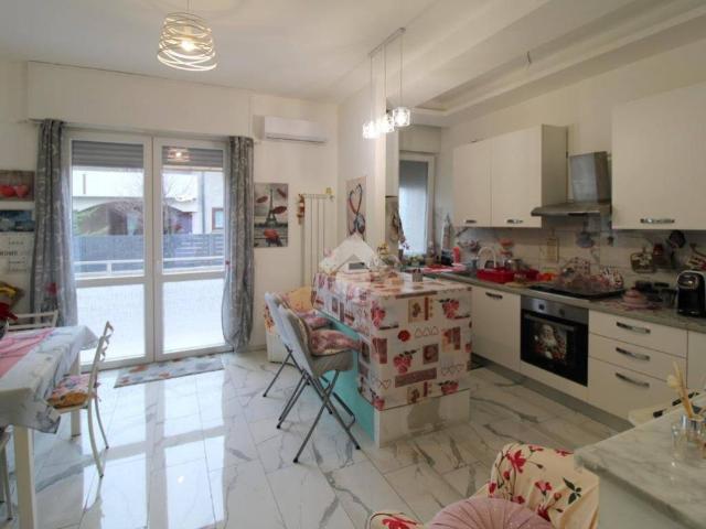 Appartamento in vendita a Pogliano Milanese, Lombardia