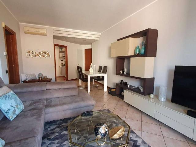 Appartamento in vendita a Pogliano Milanese, Lombardia