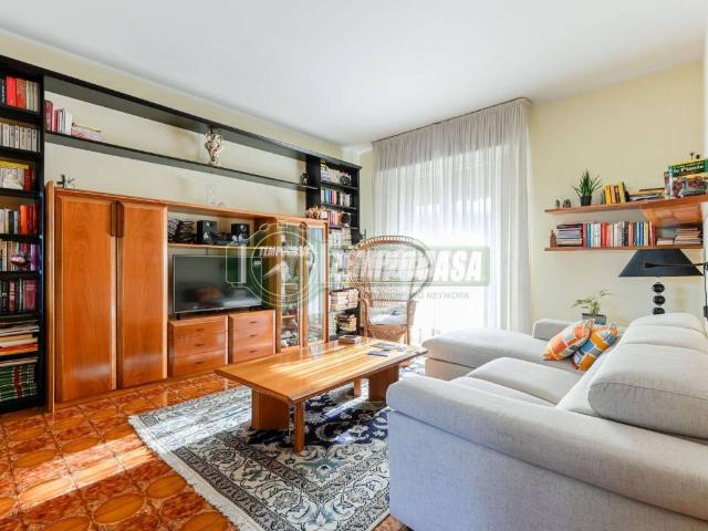 Villa Schiera in vendita a Pognano, Lombardia