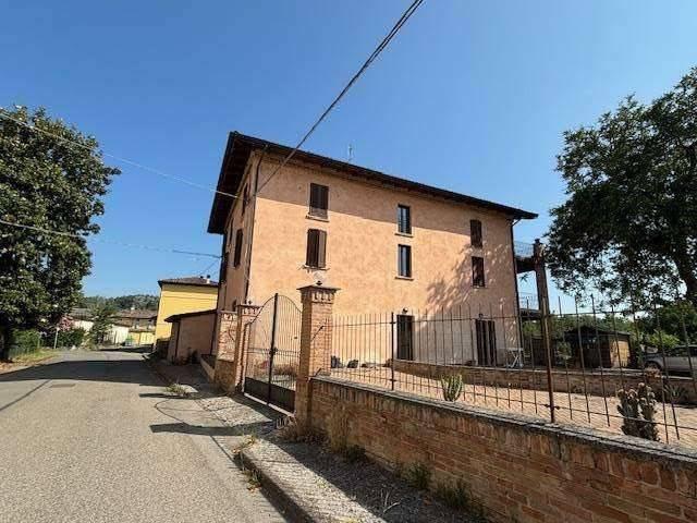 Appartamento in vendita a Polesine Zibello, Polesine Parmense