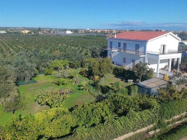 Villa Indipendente in vendita a Policoro, Basilicata