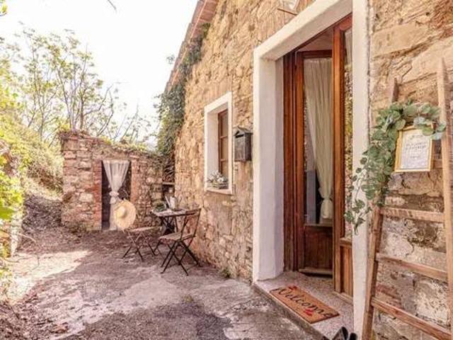 Appartamento in vendita a Montecerboli, Larderello
