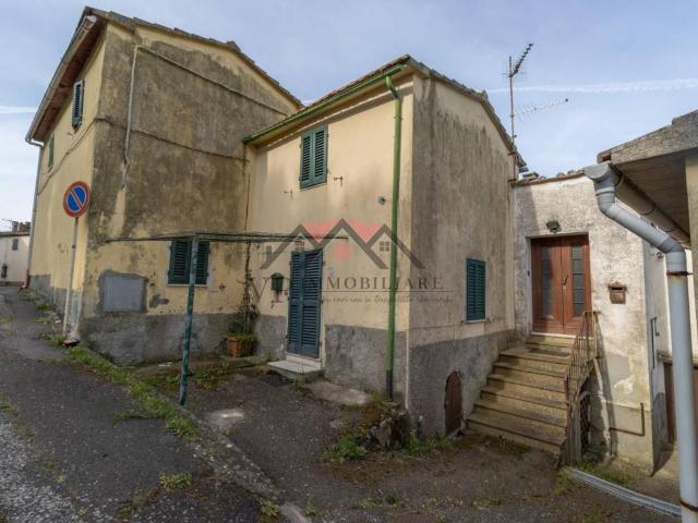 Appartamento in vendita a Larderello, Toscana