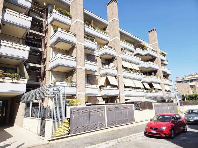 Appartamento in vendita a Colli di Enea, Roma Capitale