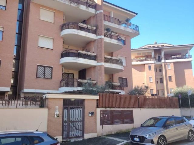 Appartamento in vendita a Colli di Enea, Roma Capitale