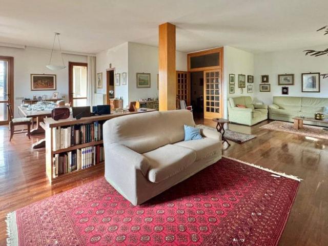 Villa Indipendente in vendita a Unione di Comuni Valdarno e Valdisieve, Pontassieve