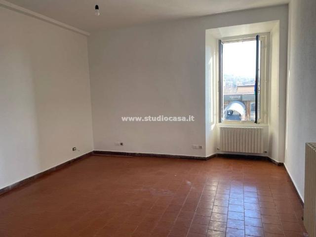 Appartamento in vendita a Lezza, Ponte Lambro