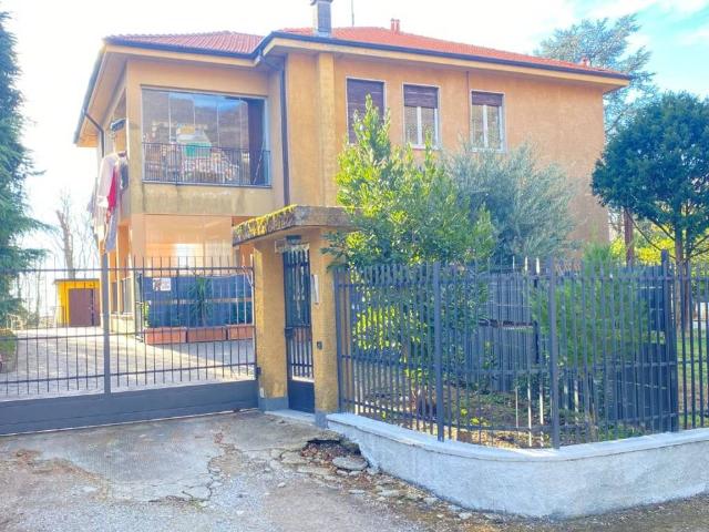 Appartamento in vendita a Lezza, Ponte Lambro