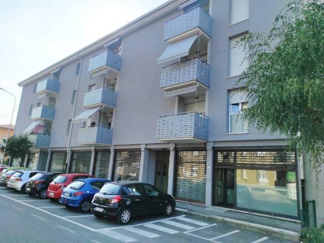 Appartamento in vendita a Ponte San Pietro, Bergamo
