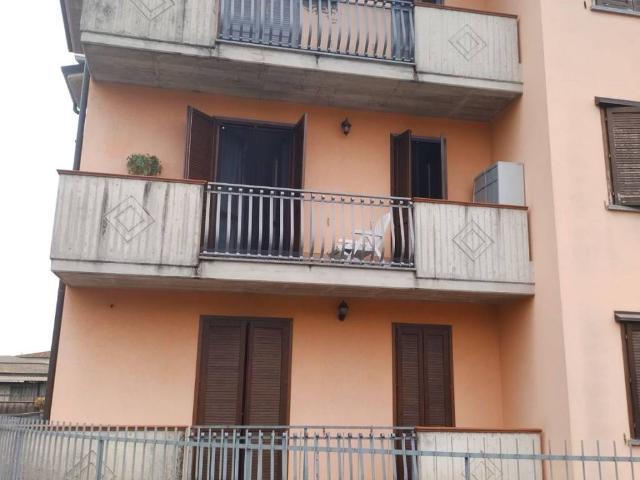 Appartamento in vendita a Locate Bergamasco, Ponte San Pietro