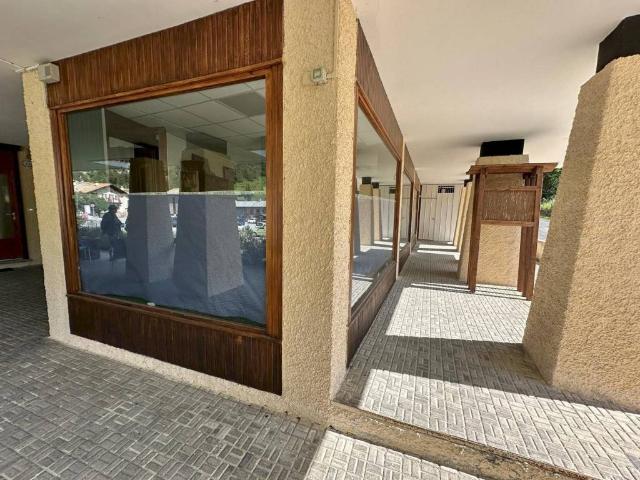 Locale Commerciale in vendita a Piemonte, Cuneo