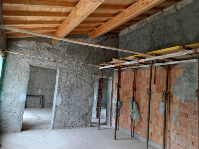 Appartamento in vendita a Via del Pino, Pontedera