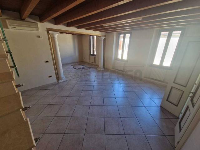 Appartamento in vendita a Pontevico, Lombardia