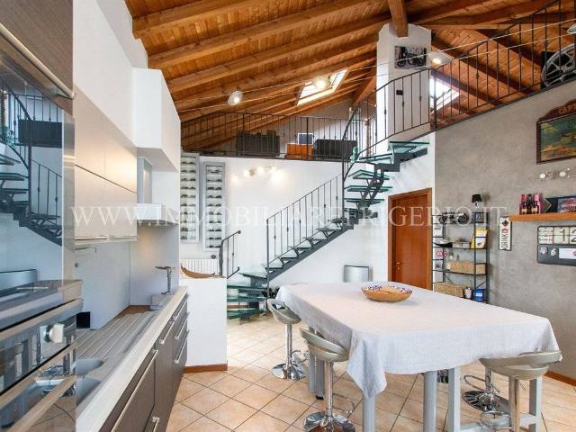 Appartamento in vendita a Pontida, Lombardia