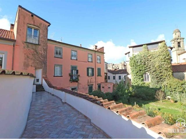 Appartamento in vendita a Pontremoli, Massa