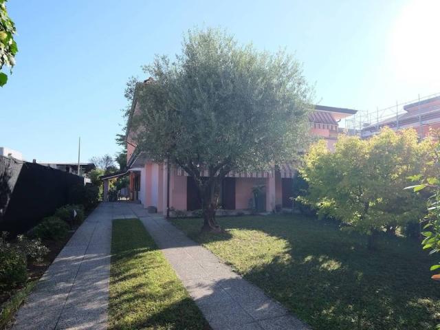 Villa Indipendente in vendita a Rorai Grande, Pordenone