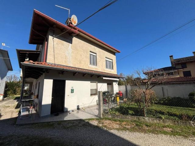 Villa Indipendente in vendita a Porpetto, Friuli-Venezia Giulia