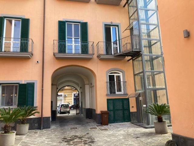 Appartamento in vendita a Portici, Campania
