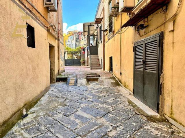 Appartamento in vendita a Portici, Campania
