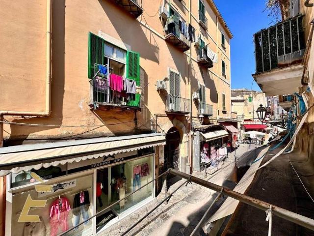 Appartamento in vendita a Portici, Campania