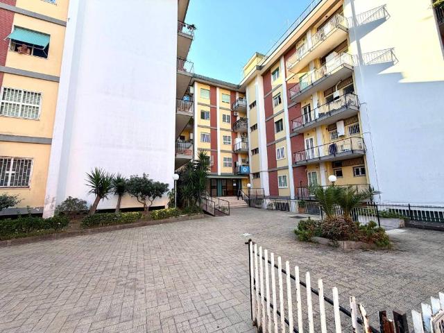 Appartamento in vendita a Portici, Napoli