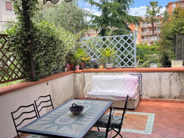 Appartamento in vendita a Portici, Campania