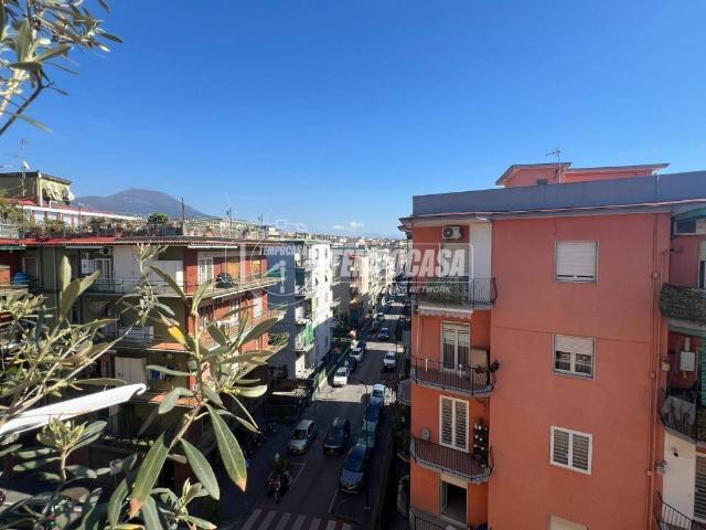 Appartamento in vendita a Portici, Campania